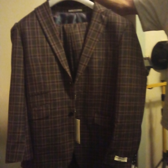 Nwt Brand new L & G Angelo suits from France - Picture 3 of 5